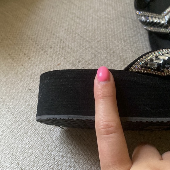 Wedge flip flops with stones - Picture 3 of 4